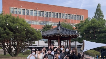 열정 넘치는 경북보건대학교 밴드 컬러리스(COLORLESS), 성공적인 첫 번째 버스킹 